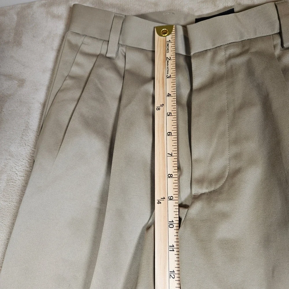 Dockers Men's D3 Classic Fit Pleated Chinos Khaki Tan Cotton Pants 30x32